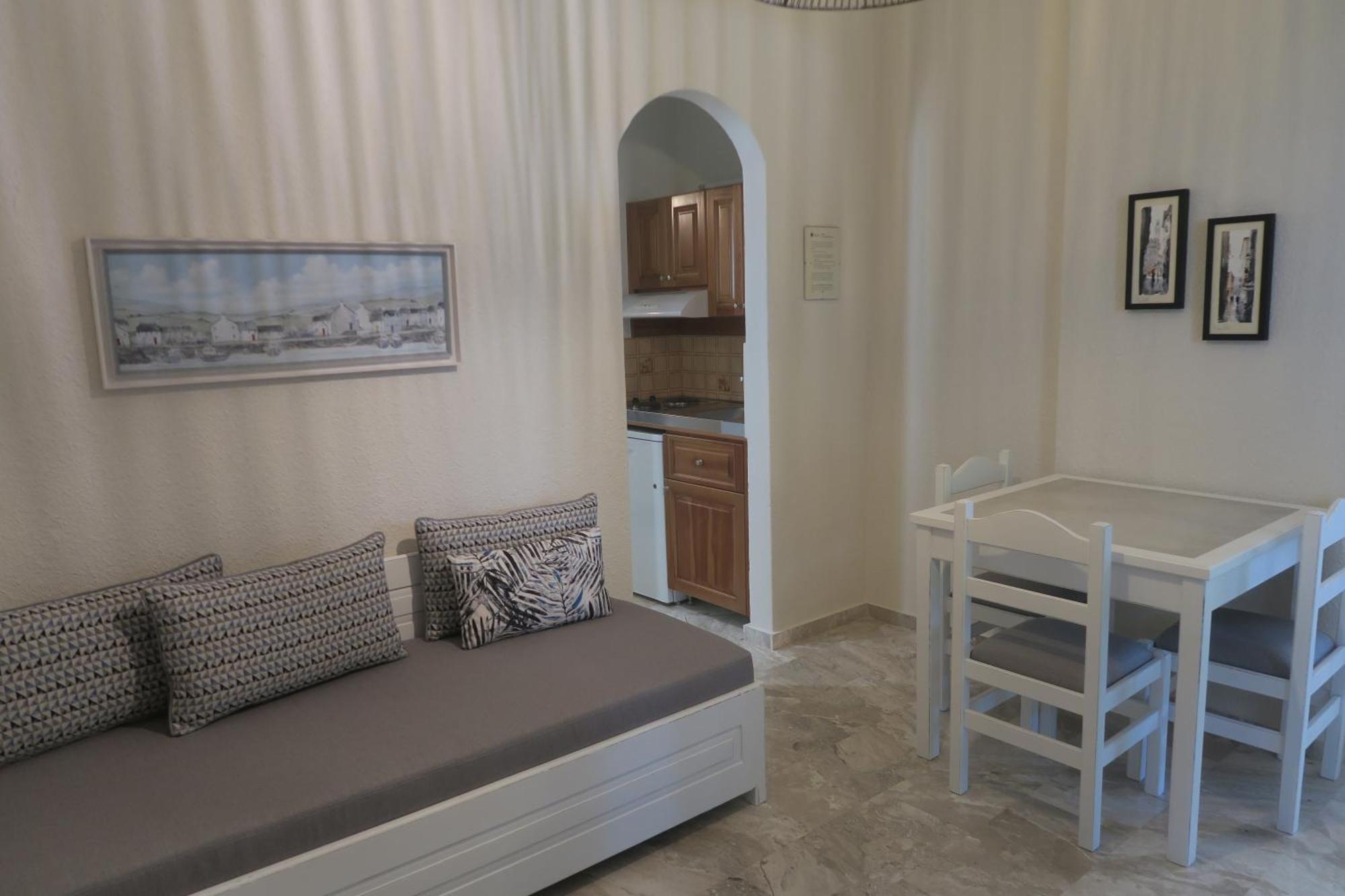 Maria Suites Platanias  Bilik gambar
